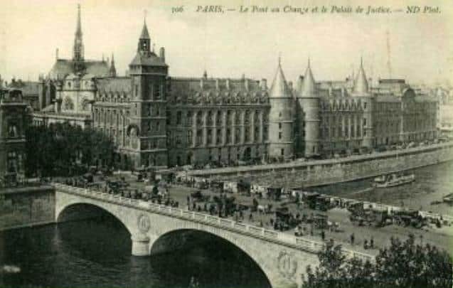 Pont au change, Paris. 